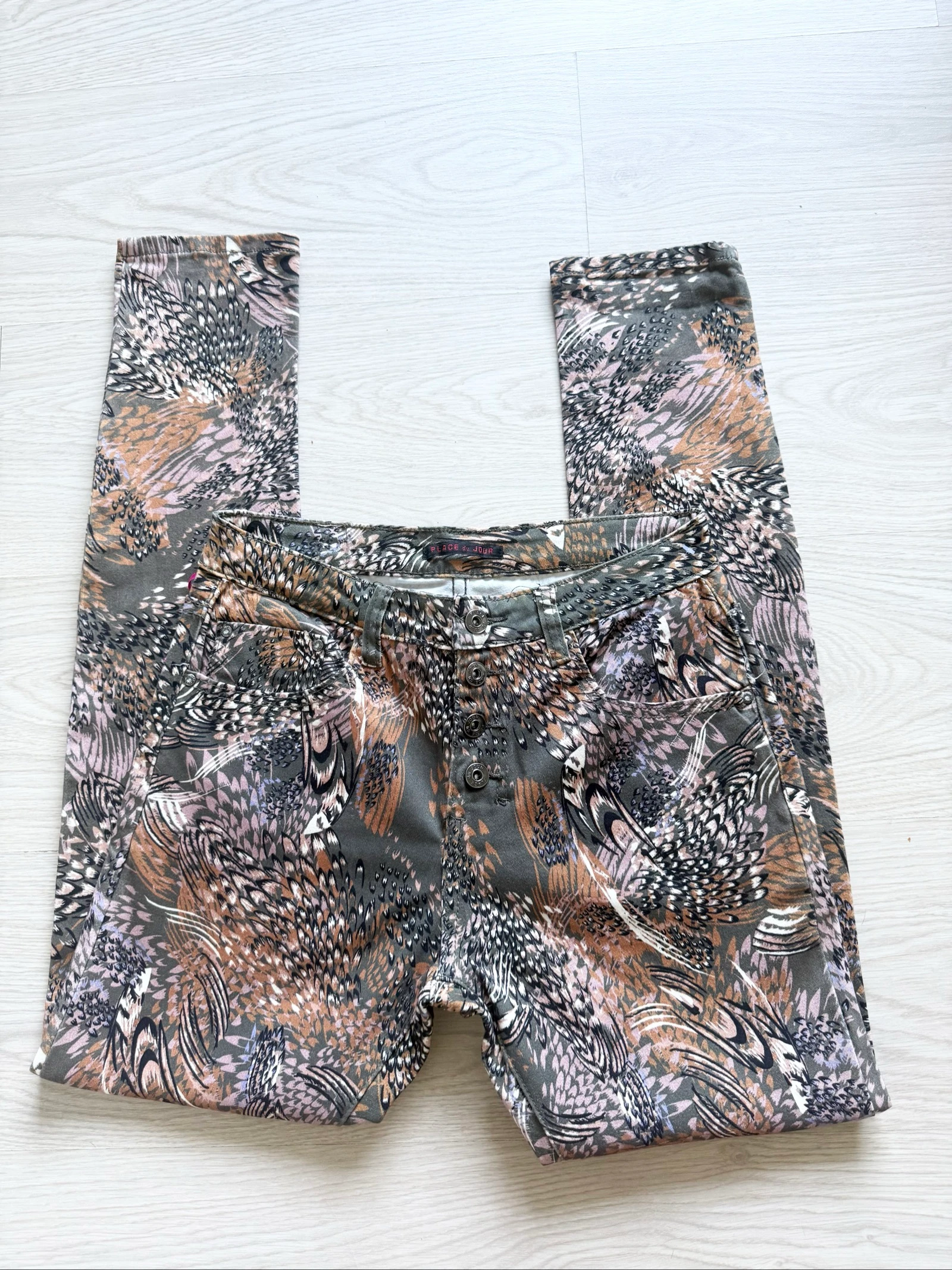 Jeans slim de talle alta color caqui y multicolor Place du Jour talla 36 S - nuevo con etiqueta – photo 4